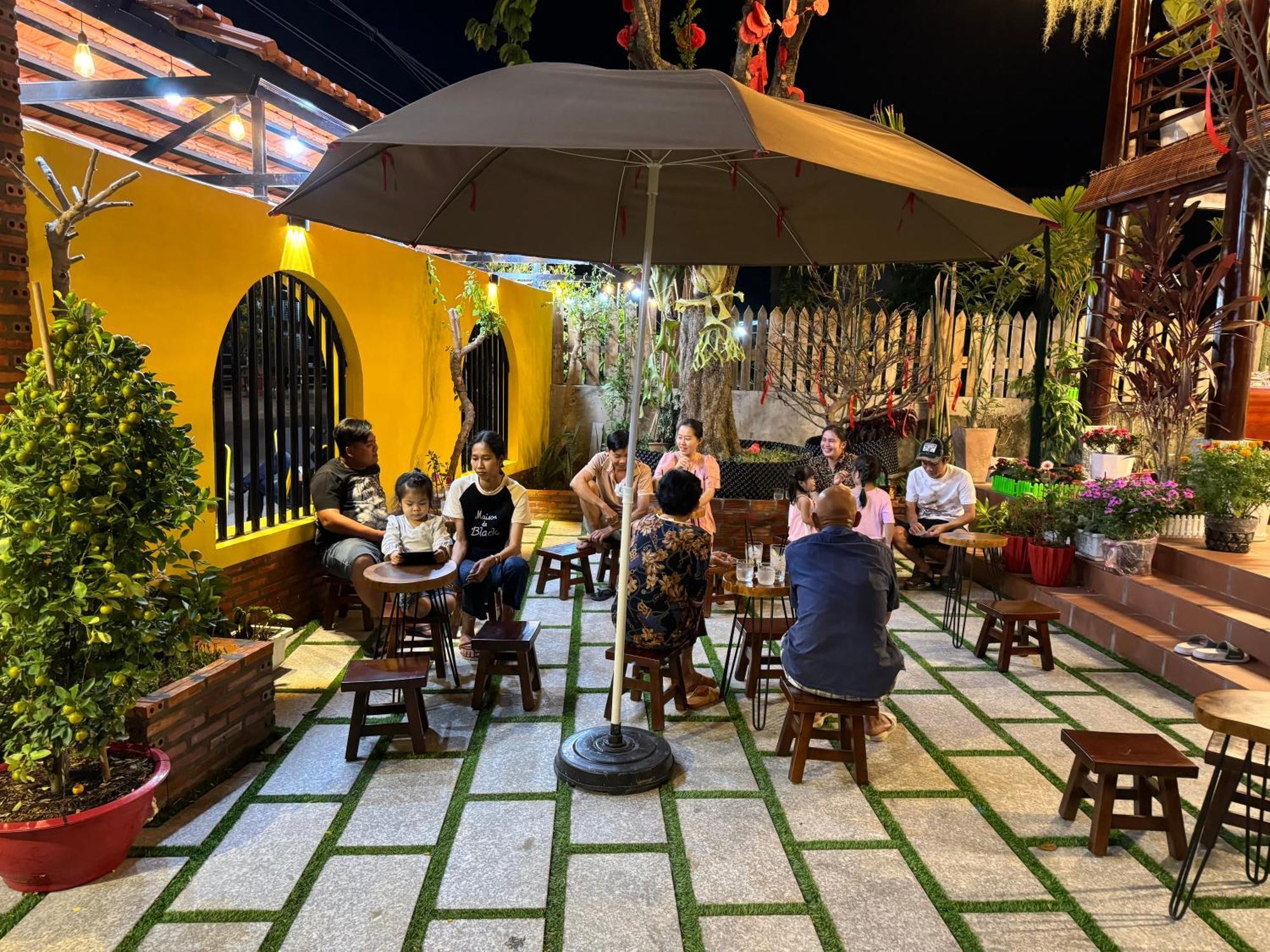 Kara Homestay & Cafe Can Tho Buitenkant foto